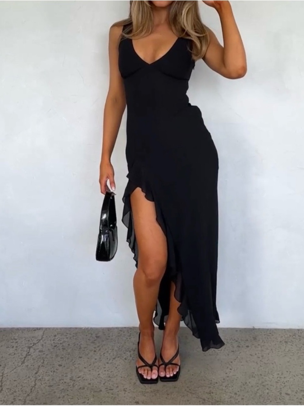 Women’s Black White Fox Boutique V-Neck Ruffle High-Slit Maxi Dress